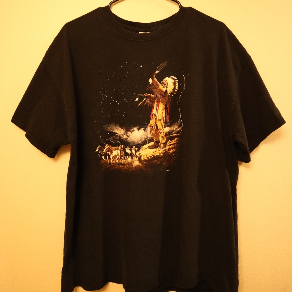 *VINTAGE* Graphic Tee XL - $25